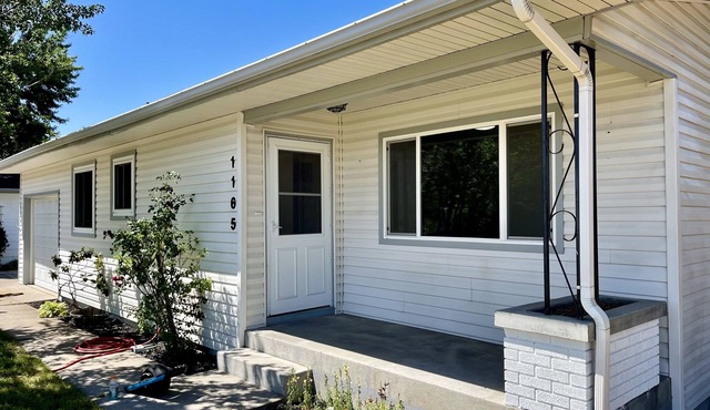 Idahome Love, newly renovated 4 bedroom 2 bath home ready for your stay.