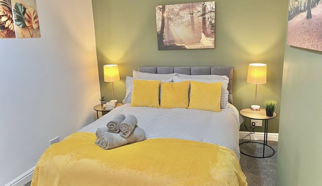 Ideal 3 bed pay-as-you-stay home in Wigan sleeps 6