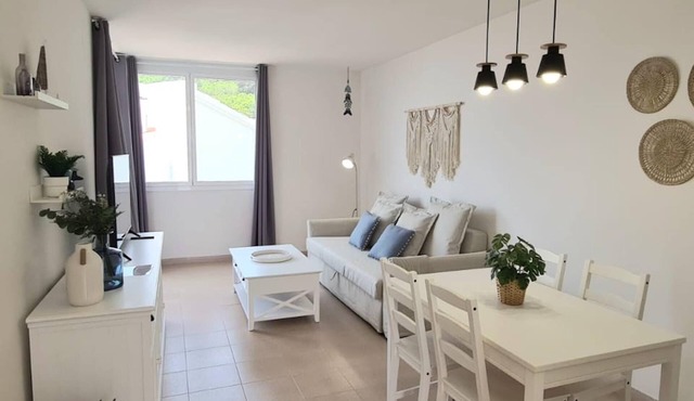 Ideal apartment for couples 100m beach