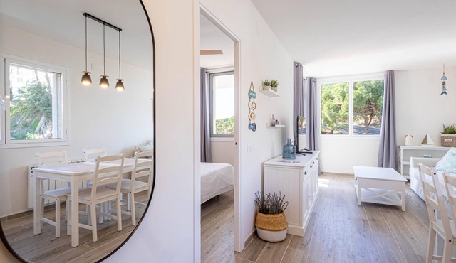 Ideal apartment for couples 100m beach