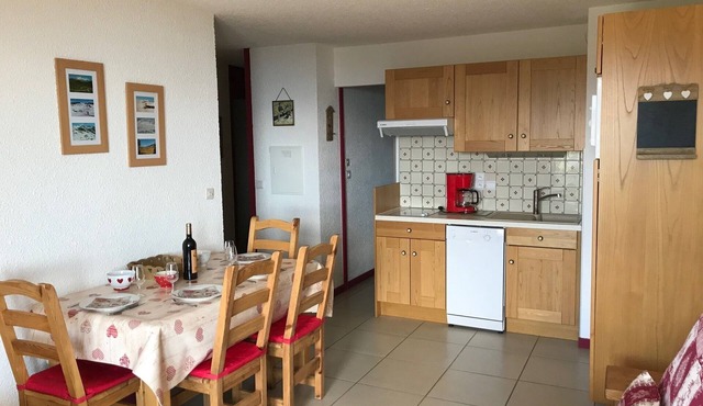 Ideal apartment for 4 people, 100 m from the slopes, close to shops