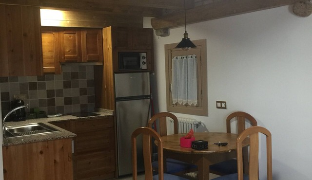 Ideal apartment for a family of 4 near Formigal ski resort Biescas Pyrenees.