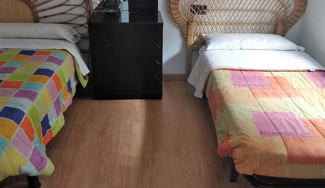 IDEAL APARTMENT FOR GROUPS. NEXT TO THE CENTER. WIFI