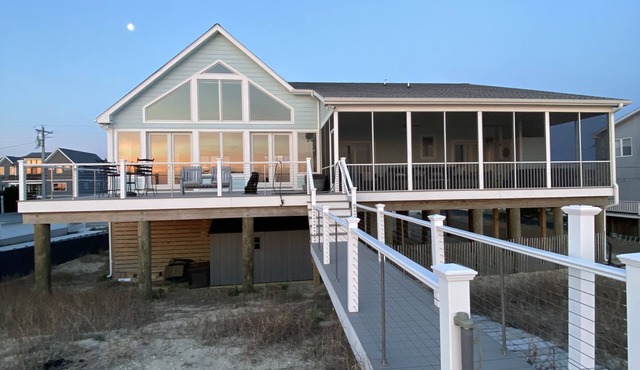 Ideal Beachlovers' Retreat - Private Beachfront Home Built in Nov 2019!