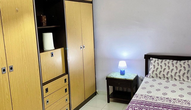 Ideal Bedroom for 1 Person - Shared with a Family in City Centre Tarragona !