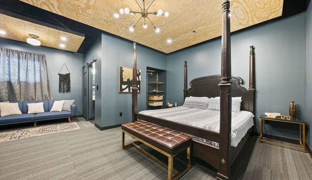 Ideal Boutique Hotel in Middletown's Torchlight Pass Revival District 305