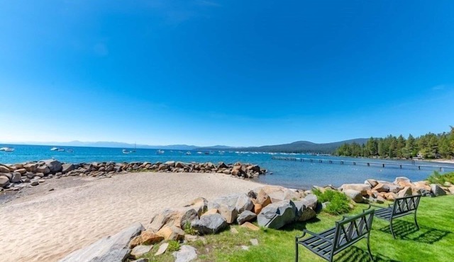 Ideal Couple, Small Family Getaway, Lakefront Complex w/Private Beach/Pool by Tahoe Time VR