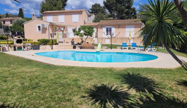 Ideal destination for a family vacation just outside Marseille.