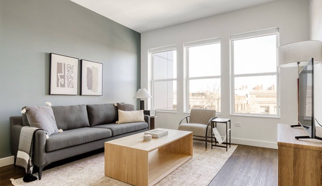 Ideal Elmhurst 1BR w/Lounge, Pool & Gym nr Metra, by Blueground