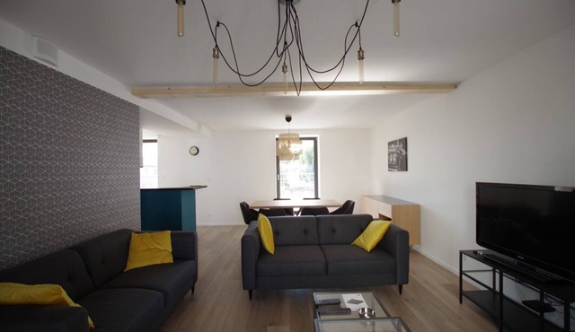 Ideal family apartment, 103 m² with 35 m² terrace, in a quiet area
