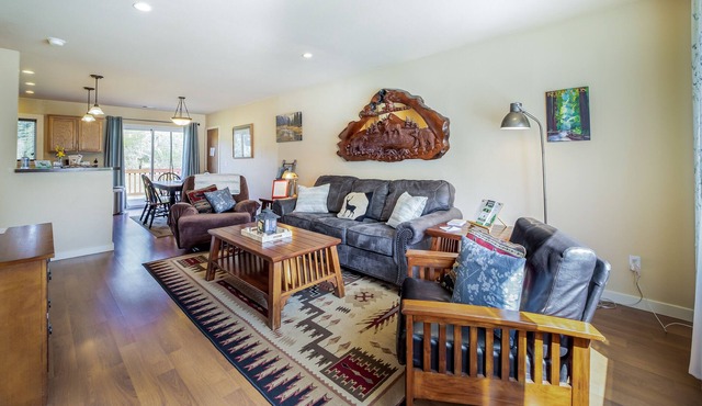 Ideal Family Retreat Near the Coast & State Parks with Gas Grill, Deck, & WiFi
