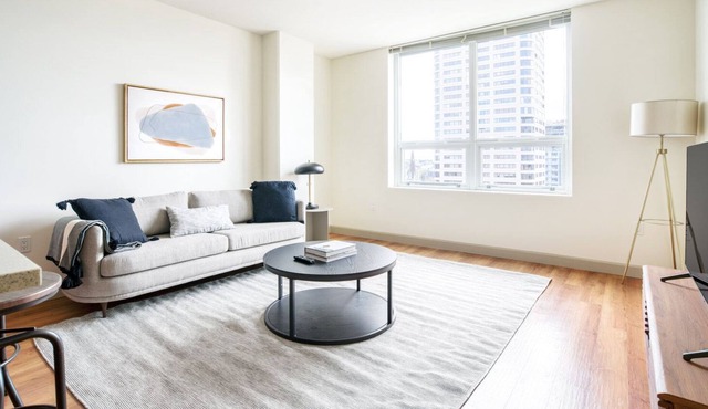 Ideal First Hill 1BR w/ Gym, W/D & BBQ, near Seattle U, by Blueground