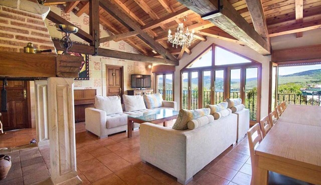 ideal for large families, pets allowed, garden, barbecue, fireplace