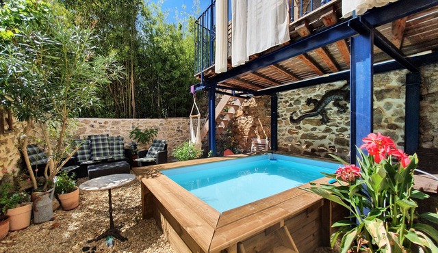 Ideal for 2 couples, beautifully renovated bijou house with garden and mini pool