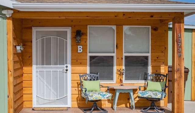 Ideal for 2 couples - comfortable 2BR/2BA home w/2 king beds. A guest favorite!
