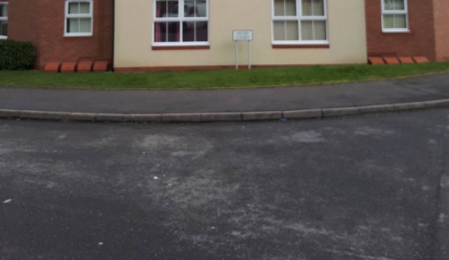 Ideal for Airport or NEC...Avery Mews