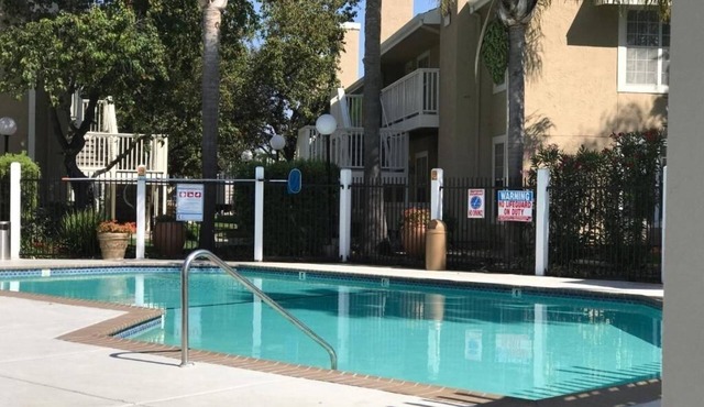 Ideal for Bay Area Explorations – Suite w/Free Breakfast