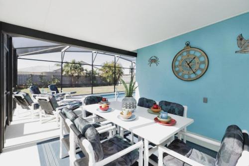 Ideal for Couples or Families looking for a Vacation Home with Private Pool and Yard