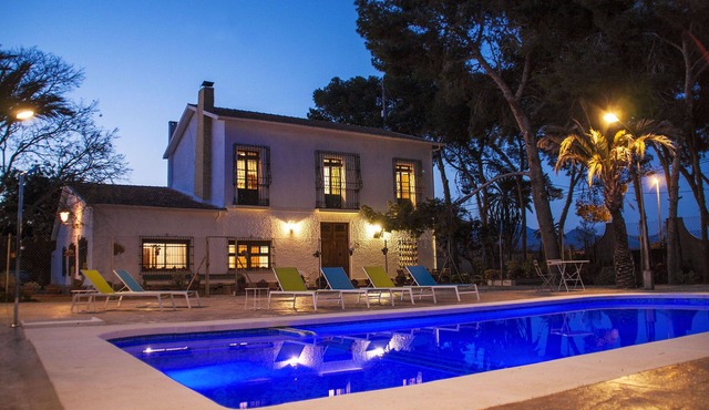 Ideal for families with children. 1.5 km from San Juan beach. 8 bedrooms