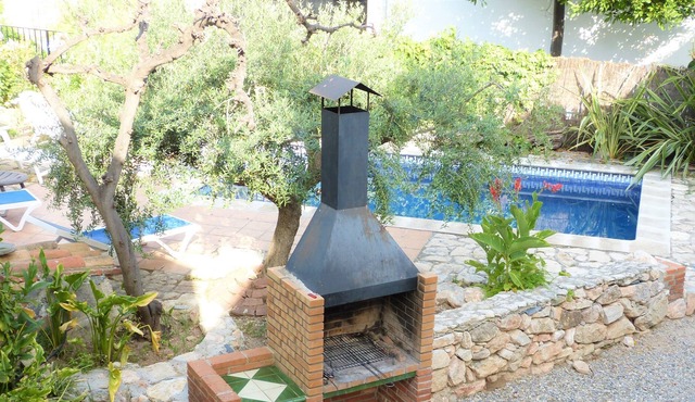 Ideal for families and groups near the sea and the mountains.