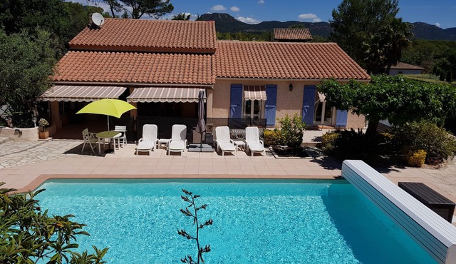 Ideal for a couple or family vacation (up to 4 people).