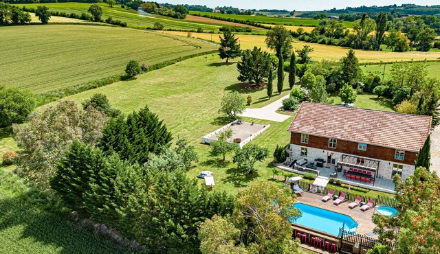 Ideal for large families & groups, private, countryside & lots of activities