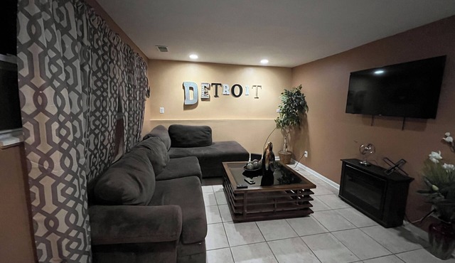 Ideal for monthly stays. Short term rentals will receive 20% off booking.