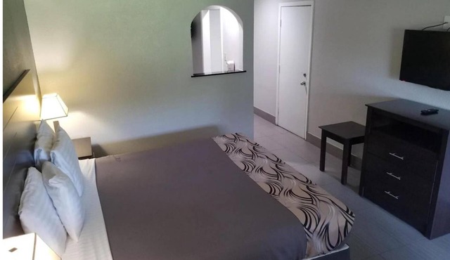 Ideal for Visitors Seeking Convenient and Quick Entry to Downtown Houston’s Main