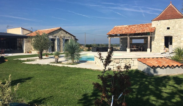 ideally placed country house