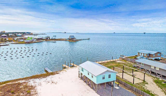 Ideal gem with across from the Gulf with Mobile Bay views - snowbird-friendly