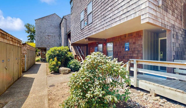 Ideal getaway on the water with private balcony, cozy layout, and free WiFi