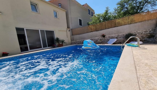 Ideal getaway vacation near Dubrovnik, private pool,family & group vacation