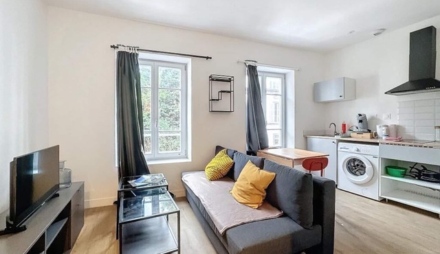 Ideal group building - Near train station (19 people)