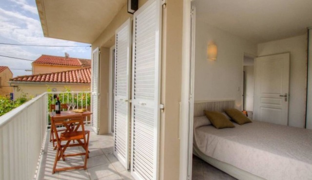 Ideal location Cargese 3