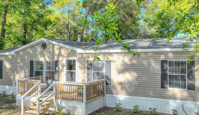 Ideal Location in Live Oak, FL