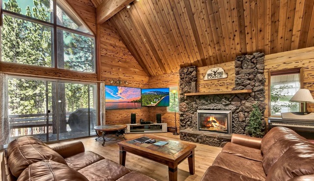 Ideal Location, Large Modern Mountain Home, 5-person Hot Tub, Game Room