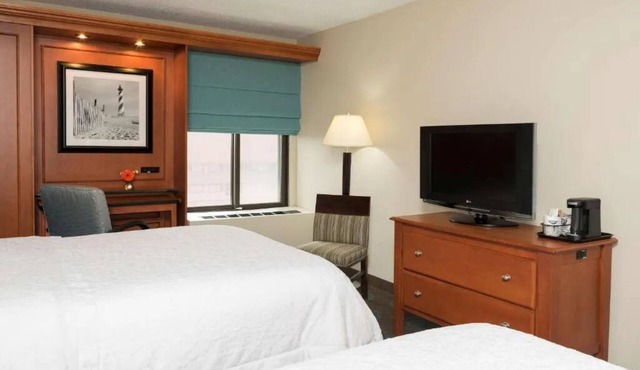 Ideal Location Near UM: Free Hot Breakfast & Parking, 2 Affordable Rooms