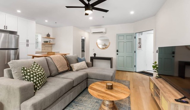Ideal Location Right by Fletcher Cove -Entire 2bd