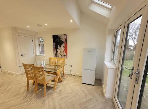 Ideal Lodgings in Radcliffe