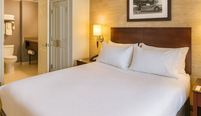 Ideal Mix of Comfort and Value! 3 Relaxing Units, Pets are Welcome!