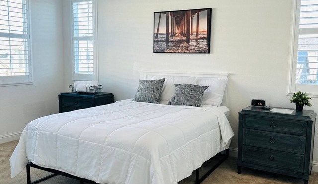Ideal Monthly Stay: Master Bedroom Near Kaiser Permanente and Travis AFB