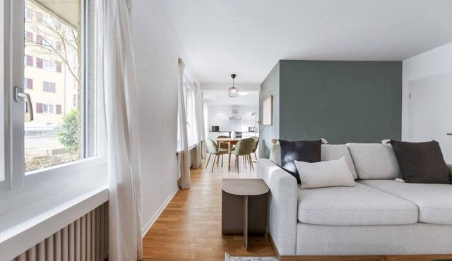 Ideal Oerlikon 3.5 Room w/Storage, 1min to Train Station, by Blueground