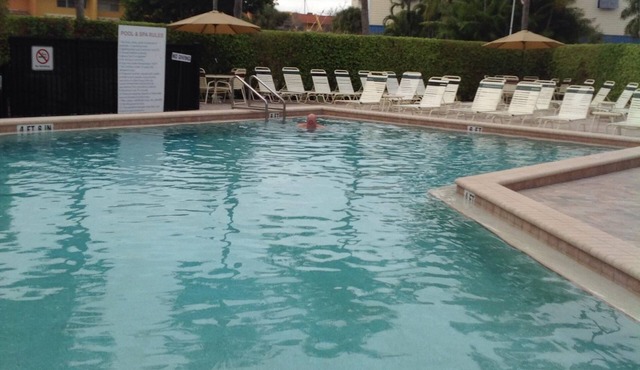 Ideal Old Naples location. Walking distance to everything you'd need or want !