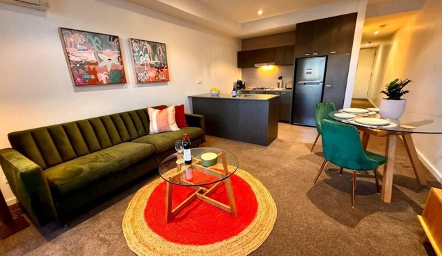 Ideal, Quiet 1BR Prahran Apt Near Cafes, Transport