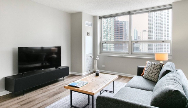 Ideal River North 2BR w/Gym, W/D, near Magnificent Mile, by Blueground