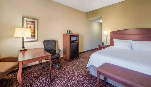 Ideal Room for a Romantic Getaway! Free Breakfast