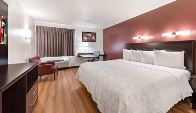 Ideal Room for Family Travelers – Pet-Friendly + Great Location Near Highbanks