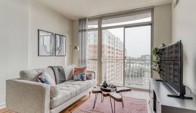 Ideal Silver Spring 1BR, nr Shopping Center, Subway & Bars, by Blueground