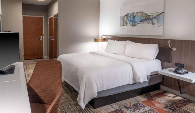 Ideal Spot for Business or Leisure Near Downtown & Burns Park