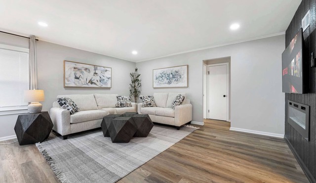 Ideal Spot Just Minutes from O’Hare Airport | LCP Collection